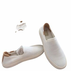 UGG Women’s White Alameda Slip-On Knit Sneakers